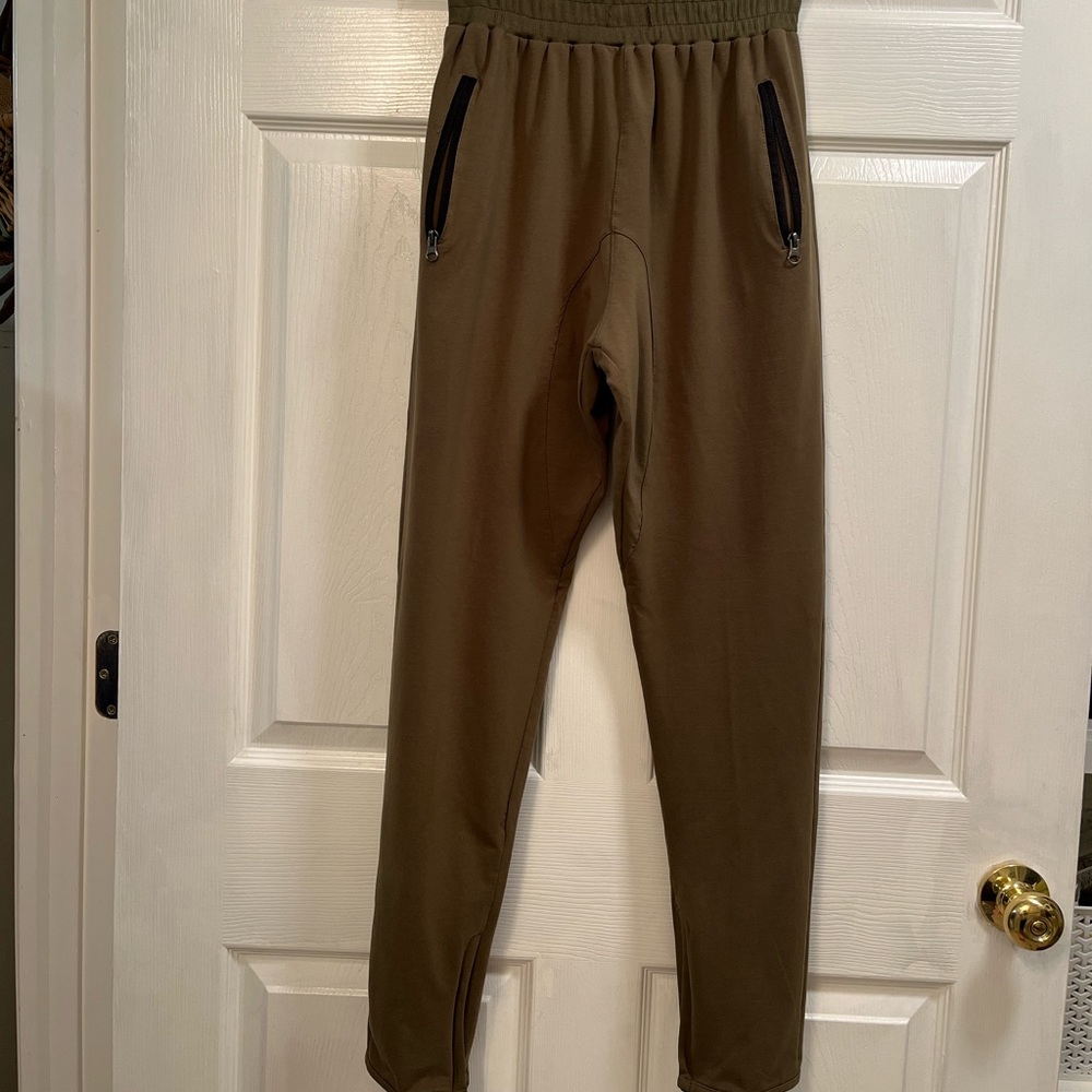 Ouber work out better size M green color 95 % cotton 5% elastic